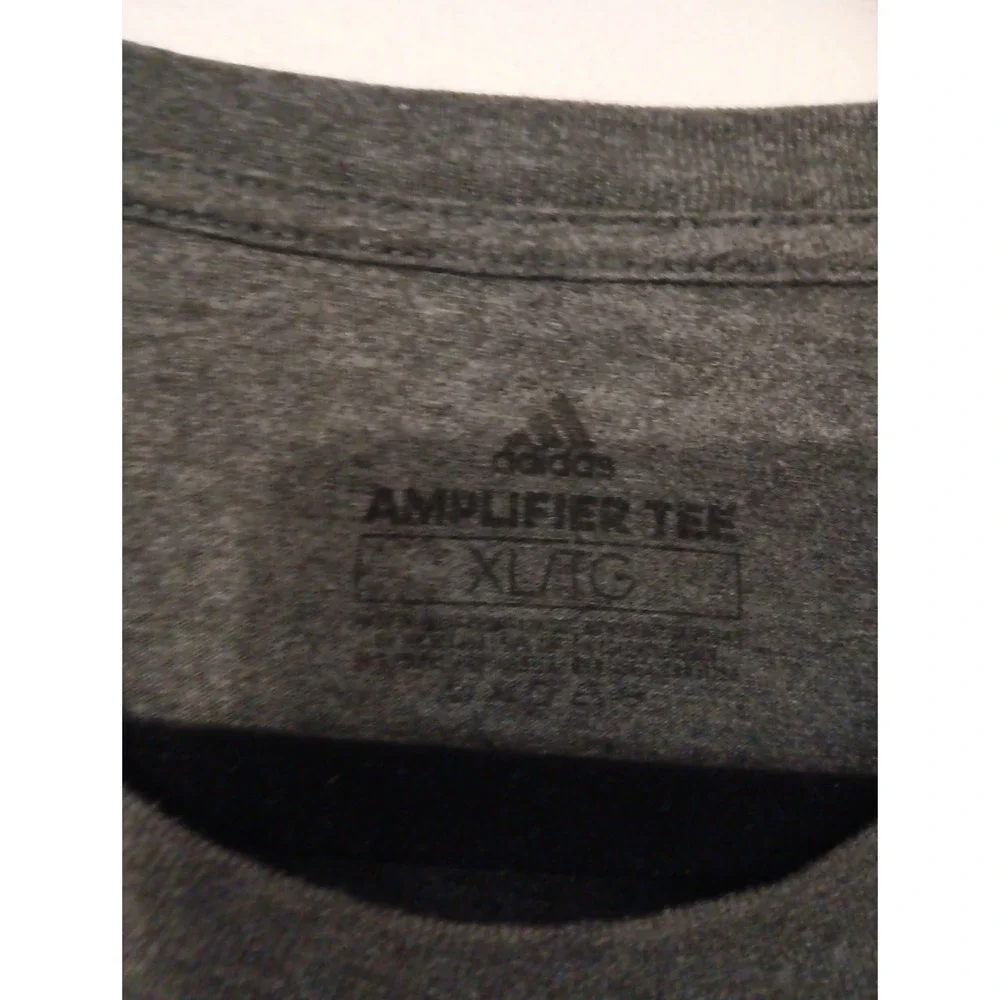 Adidas Amplifier Tee Mens XL Dark Grey Crew‎ Neck